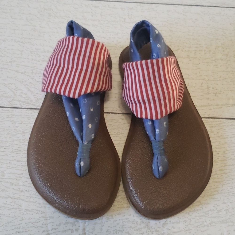 Sanuk 7/8 youth yoga sandals